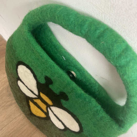 Water Felted Bee Bag - One Handle with Magnet - Garden Greens