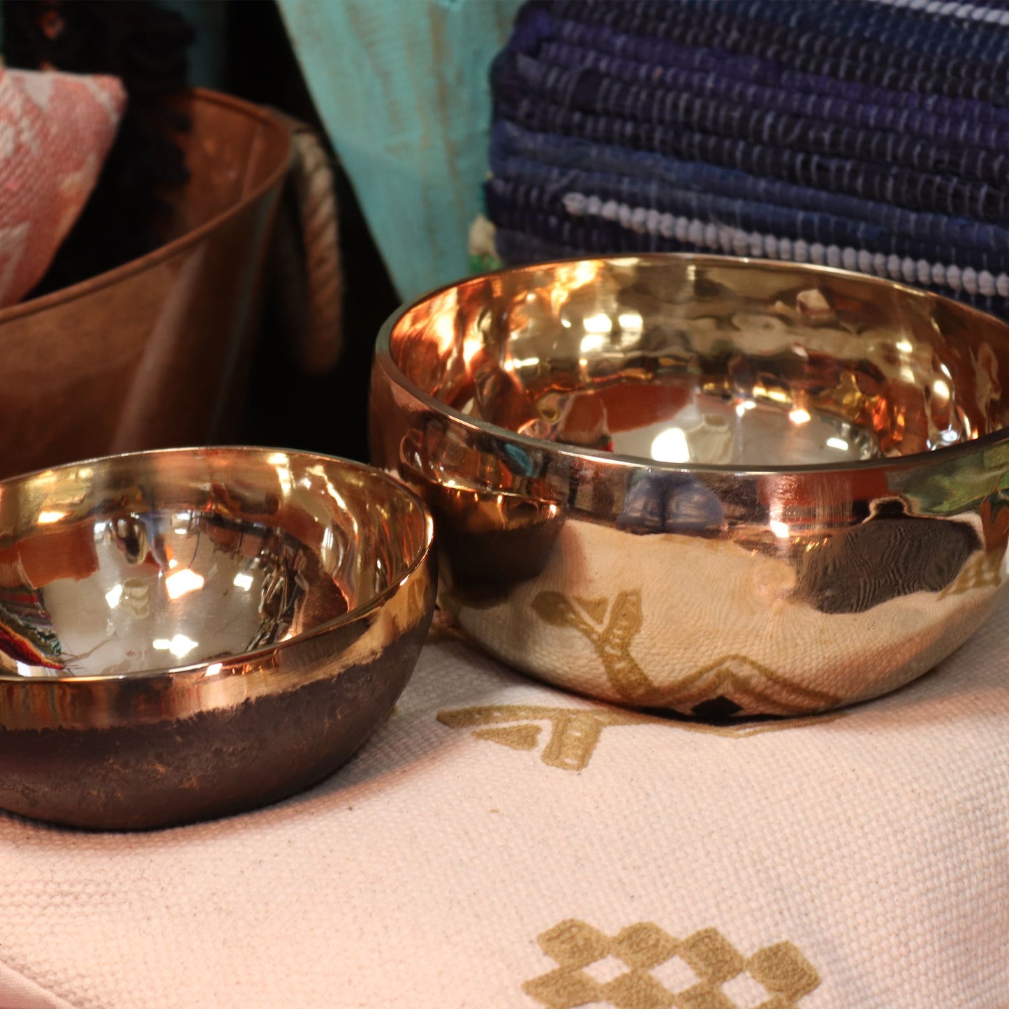 Medium Shining Bell-Metal Handmade Singing Bowl (approx 750g) - 15cm